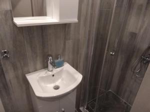 Kúpeľňa v ubytovaní FLOW - White Tower Two Bedroom Suite