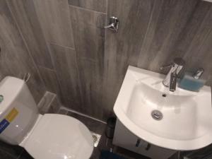 Kúpeľňa v ubytovaní FLOW - White Tower Two Bedroom Suite