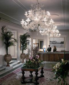 Gallery image of Grand Hotel Vesuvio in Naples