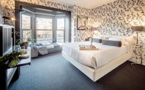 Ercilla Embarcadero Hotel客房内的一张或多张床位
