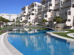 The swimming pool at or close to Elegance 2-Serviden