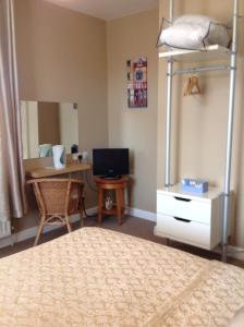 A television and/or entertainment center at Oak House BB 