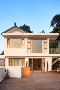 Hangzhou Moju Boutique Guesthouse at the West Lake的阳台或露台