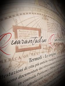 un primer plano de un documento con el texto vermont involuntaryulum en Quarantadue Quindici, en Termoli