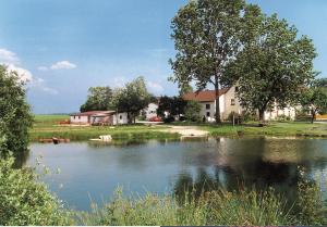 Afbeelding uit fotogalerij van Ferienwohnungen Peterbartl-Hof in Plößberg