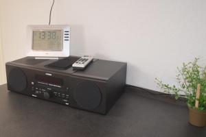 诺登Bungalow Jule的收音机上方有一个钟