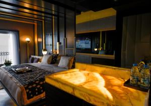 Гостиная зона в Rocks Hotel & Casino