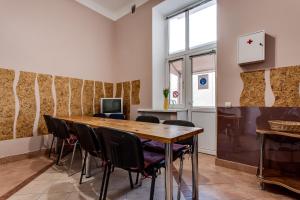 TV a/nebo společenská místnost v ubytování Centrum Hostel