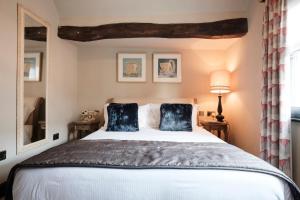 Gallery image of The White Swan Hotel in Stratford-upon-Avon