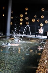 Kolam renang di atau di dekat Evidencia Belverde Hotel
