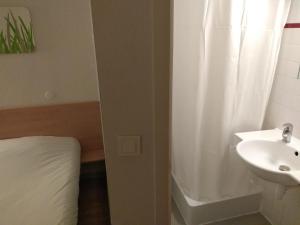 Koupelna v ubytování Hotel Inn Design Laon + 34 fotografií
