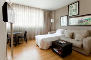 Gallery image of Aparthotel Atenea Barcelona in Barcelona