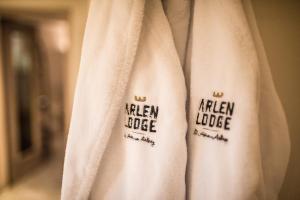 Certyfikat, podpis lub inny dokument wystawiony w obiekcie Arlen Lodge Hotel inkl Premium Karte im Sommer