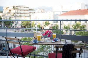 A balcony or terrace at Kalamata Art Rooms