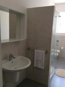 Et badeværelse på daniel's house + 9 billeder