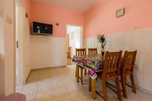 Fotografia z galérie ubytovania Two-Bedroom Apartment Crikvenica 25 v destinácii Crikvenica