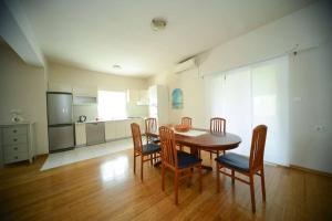 Fotografia z galérie ubytovania Three-Bedroom Apartment in Ljubac, Zadar I v destinácii Krneša