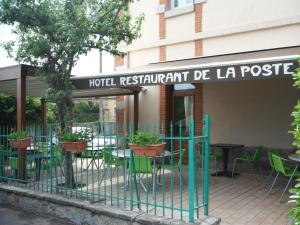 Afbeelding uit fotogalerij van Hotel Restaurant de la Poste in Saint-Just-en-Chevalet
