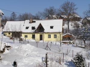Fotografie z fotogalerie ubytování Holiday home in Vyprachtice 976 v destinaci Koburk