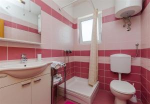 Koupelna v ubytování Apartment in Novi Vinodolski 15308