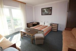 Fotografie z fotogalerie ubytování Three-Bedroom Apartment Crikvenica near Sea 7 v destinaci Sopaljska