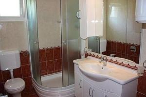 A bathroom at One-Bedroom Apartment Crikvenica 13