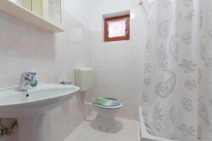 Kúpeľňa v ubytovaní Apartment Valbandon, Istia 2 + 37 fotografií
