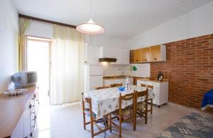 Dapur atau dapur kecil di Apartment Rosolina Mare 26