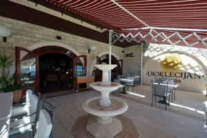 Reštaurácia alebo iné gastronomické zariadenie v ubytovaní Guesthouse Kamen Kuća