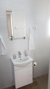 Ванна кімната в Marko Airport Rooms
