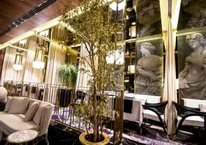 Гостиная зона в Rocks Hotel & Casino