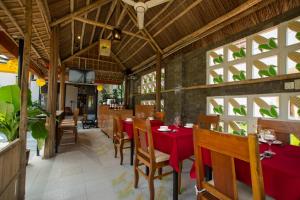 Restaurace v ubytování Hoi An Corn Riverside Villa