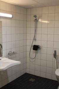 Phòng tắm tại Tuhamäe Hostel