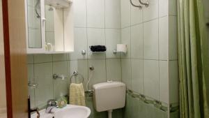 Koupelna v ubytování Apartments Pilić