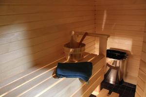 Coffee and tea making facilities at Tuhamäe Hostel