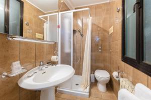 Ένα μπάνιο στο Hotel San Giorgio +66 φωτογραφίες