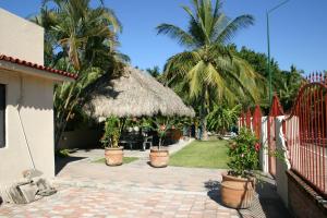 Afbeelding uit fotogalerij van Casa Virgilios B&B in Nuevo Vallarta 