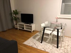 Telewizja i/lub zestaw kina domowego w obiekcie High 5