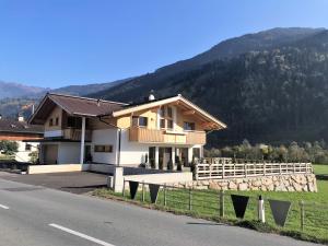 Nespecifikovaný výhled na hory nebo výhled na hory při pohledu z apartmánu