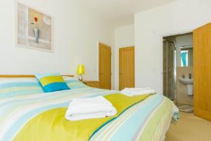 Gallery image of No 6 Hambrough House - Private Balcony and Sea View in Ventnor