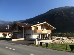 Nespecifikovaný výhled na hory nebo výhled na hory při pohledu z apartmánu