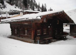 Hüttenzeit almhütte sölden v zime