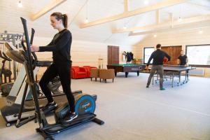Posilňovňa alebo fitness centrum v ubytovaní Solny - Resort w Bieszczadach