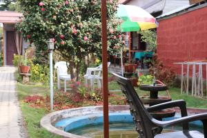 Un jardín fuera de Gurkha Lodge