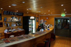 Lounge nebo bar v ubytování Hotell Smedjan