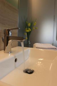 A bathroom at Gasthof-Pension Schütz