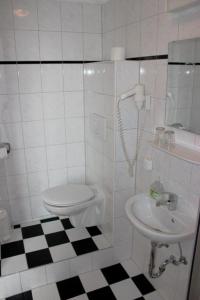 Koupelna v ubytování Hotel-Pension Rheingold am Kurfürstendamm