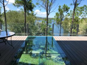 The swimming pool at or close to Gran casa del lago