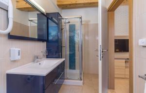 Ein Badezimmer in der Unterkunft Villas Vea Histria
