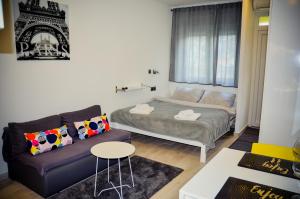 Una cama o camas en una habitación de Studio Apartment Lukas